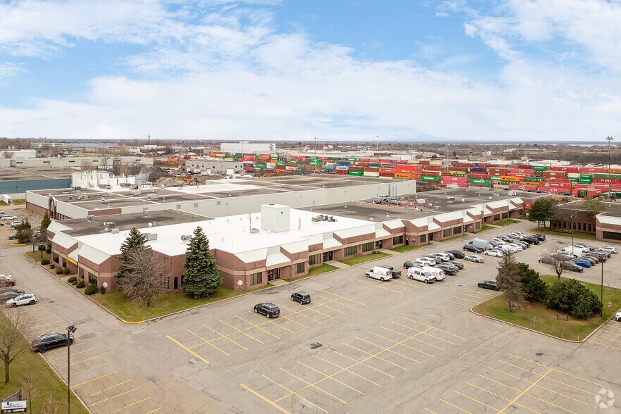 More Photos Of 1825-1865 Ave 32nd, Montréal Warehouse For Lease