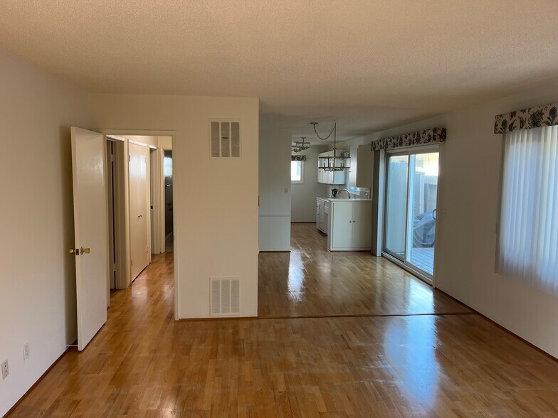 More Photos Of 523 Avenue G, Redondo Beach Apartments For Sale