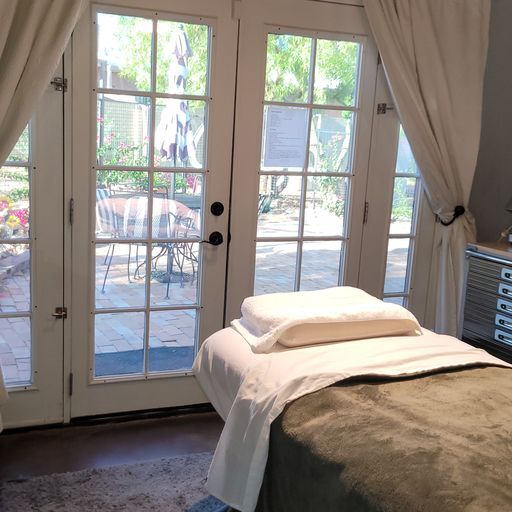 More Photos Of 6584 N Oracle Rd, Tucson Freestanding For Sale