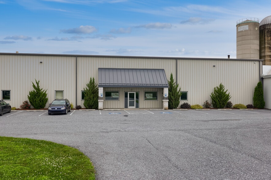 More Photos Of 608 Fairview Rd, Manheim Specialty For Lease