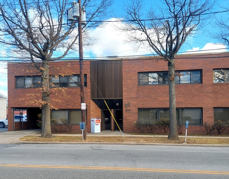 Primary Photo Of 98 Willis Ave, Mineola Office For Lease