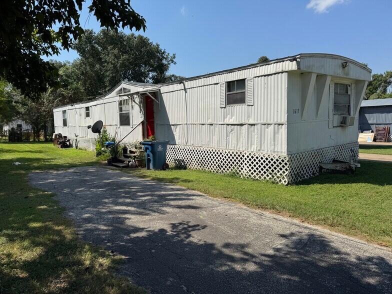 More Photos Of 1623 Brazos St, Hempstead Multifamily For Sale