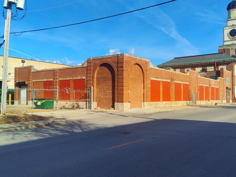 More Photos Of 822 W Exchange Ave, Chicago Warehouse For Lease