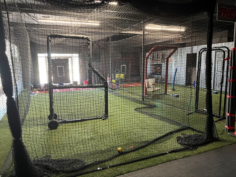 More Photos Of 7301 W 7th St, Texarkana Sports And Entertainment For Sale