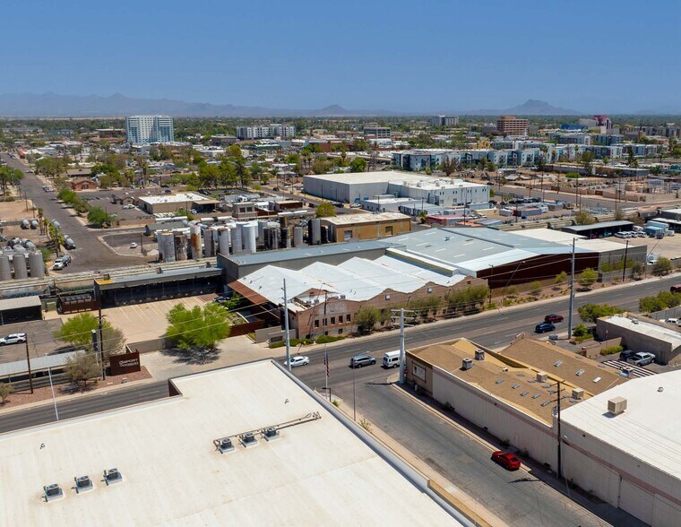 More Photos Of 254 W Broadway Rd, Mesa Distribution For Lease