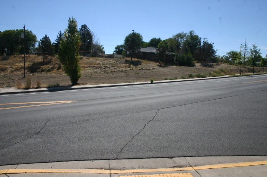 More Photos Of 401 NE 6th St, Madras Land For Sale