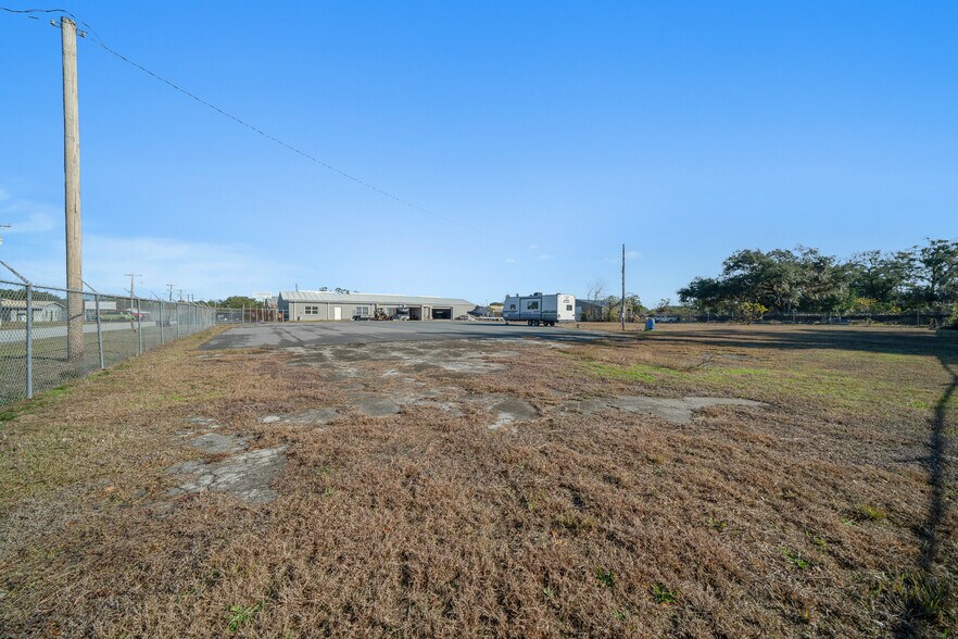 More Photos Of 943 NW 17th Ave, Ocala Warehouse For Sale
