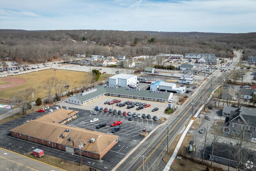 More Photos Of 131 Boston Post Rd, East Lyme Office For Lease