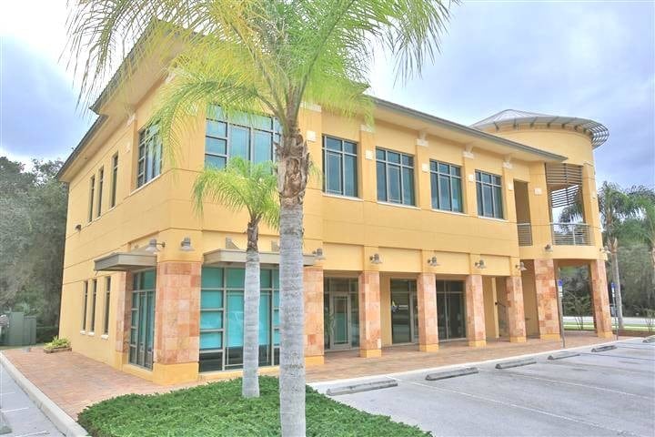 More Photos Of 6 Meridian Home Ln, Palm Coast Office For Lease