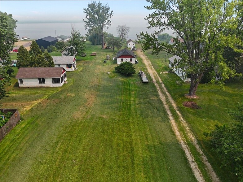 More Photos Of 138 E Front St, Marquette Trailer Camper Park For Sale