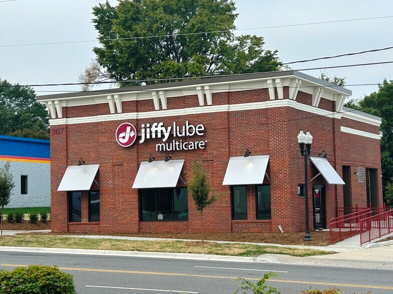 More Photos Of 207 N Polk St, Pineville Auto Repair For Sale