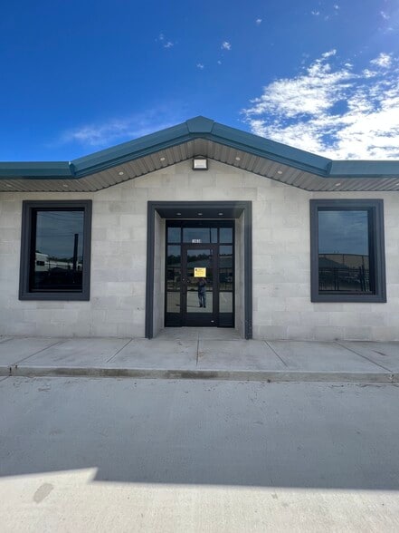 More Photos Of 18630 Intercontinental Crossing Dr, Houston Warehouse For Lease