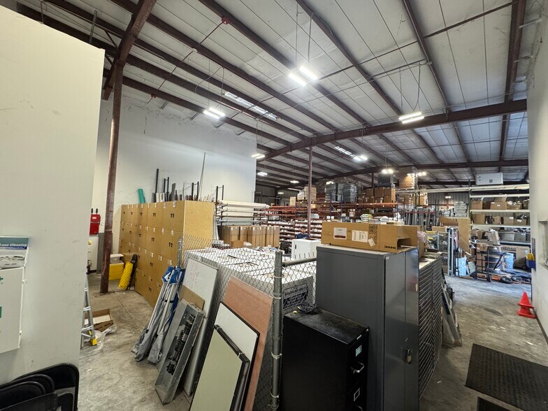 More Photos Of 6720 33rd St E, Sarasota Warehouse For Sale