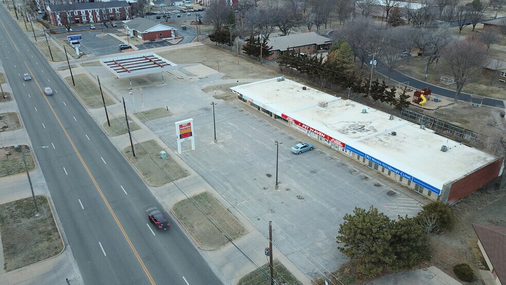 More Photos Of 2518 W 13th St N, Wichita Auto Repair For Sale