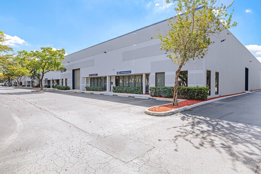 More Photos Of 2201 Nw 30th Pl, Pompano Beach Unknown For Lease