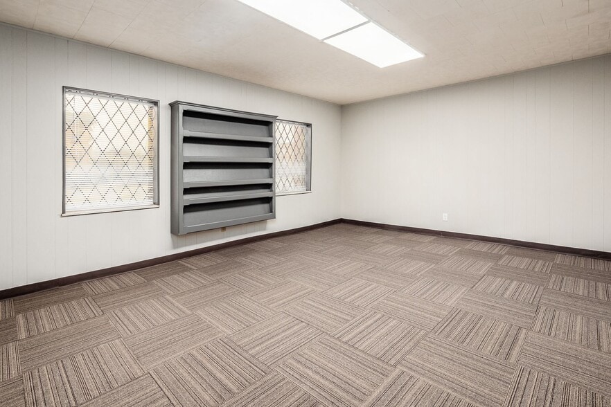 More Photos Of 1251 W Broad St, Columbus Storefront Retail Office For Sale