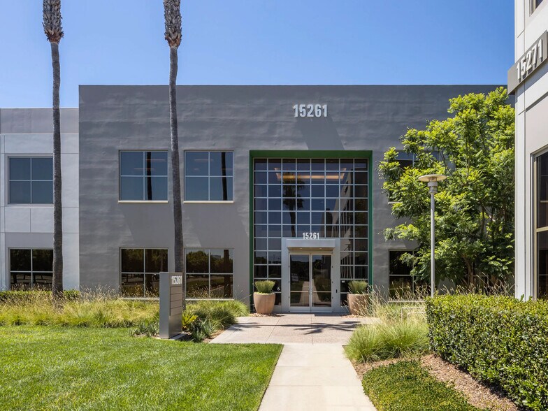 More Photos Of 46 Discovery, Irvine Unknown For Lease