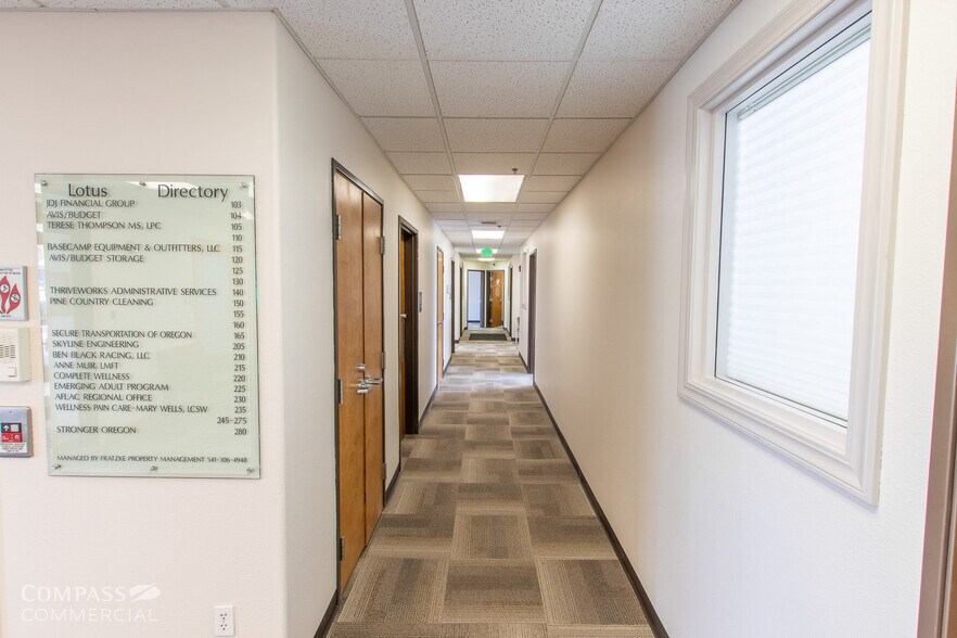 More Photos Of 300 SE Reed Market Rd, Bend Office For Sale