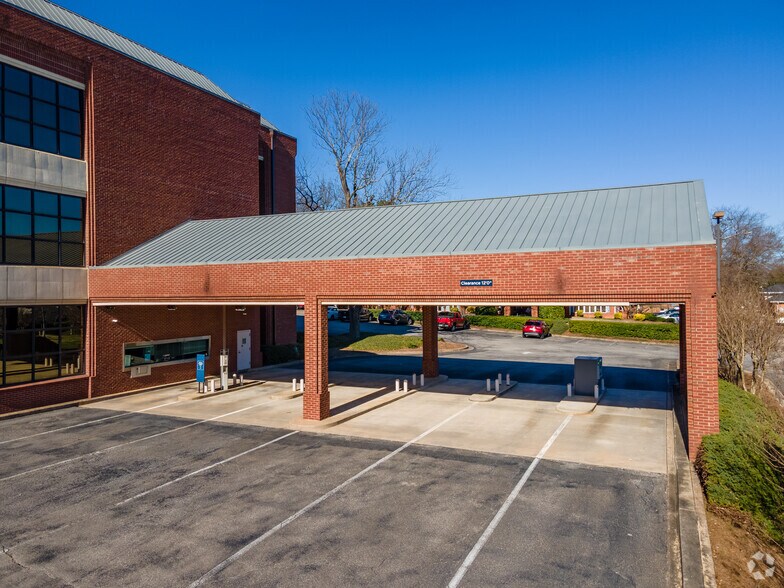 More Photos Of 500 Jesse Jewell Pkwy SE, Gainesville Office For Lease