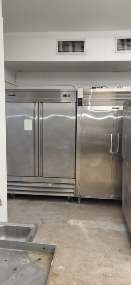 More Photos Of 2322 NE 2nd Ave, Miami Restaurant For Lease