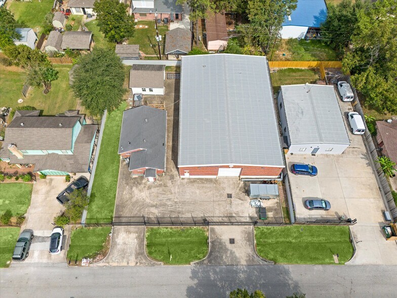 More Photos Of 11126 Timber Crest Dr, Houston Warehouse For Sale