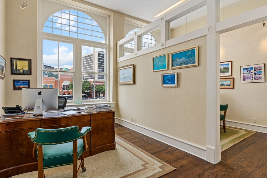 More Photos Of 309 E Commerce St, San Antonio Office For Lease