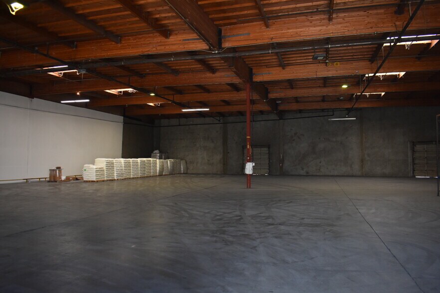 More Photos Of 3628-3640 Noakes St, Los Angeles Distribution For Lease