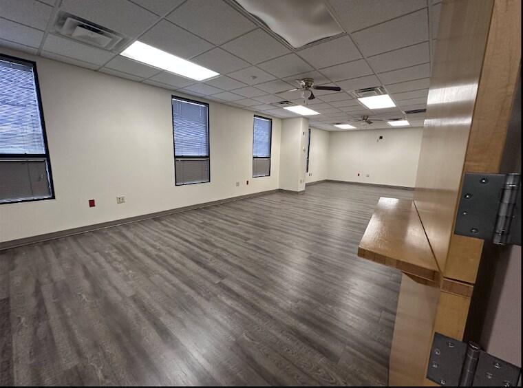 More Photos Of 2400 S Main St, Corbin Flex For Sale