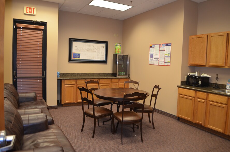 More Photos Of 1355 N Greenfield Rd, Mesa Office For Lease