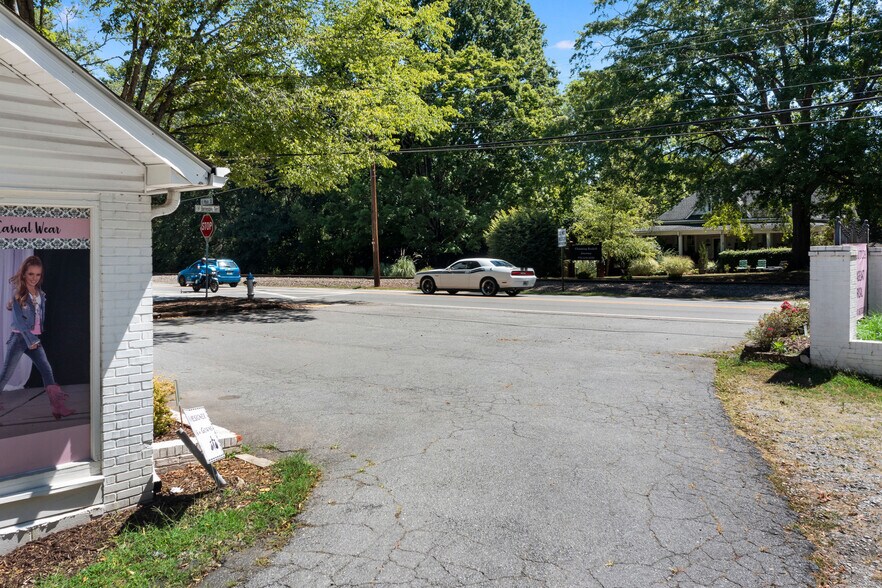 More Photos Of 9010 Main St, Woodstock Freestanding For Sale