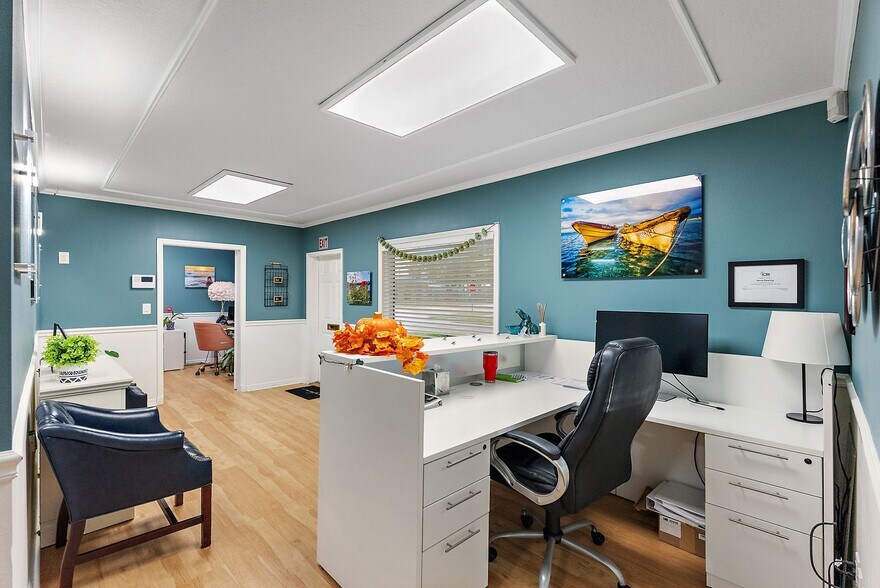 More Photos Of 4100 Central Ave, Saint Petersburg Office For Sale