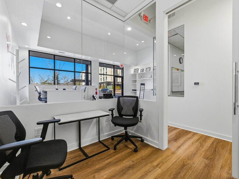 More Photos Of 190 Hendersonville Rd, Asheville Storefront Retail Office For Lease