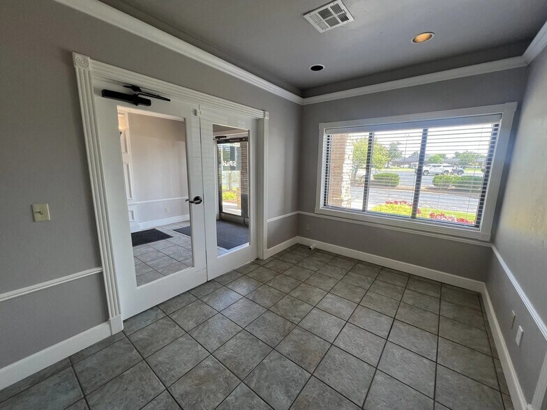 More Photos Of 710 Cedar Lake Blvd, Oklahoma City Office For Lease