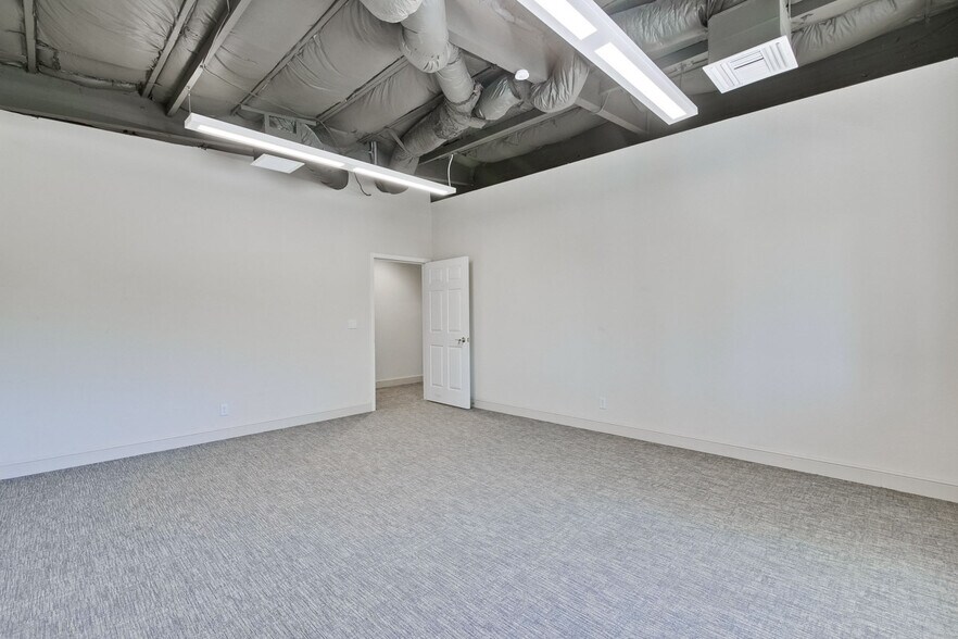 More Photos Of 853 Brown Rd, Fremont Research And Development For Lease