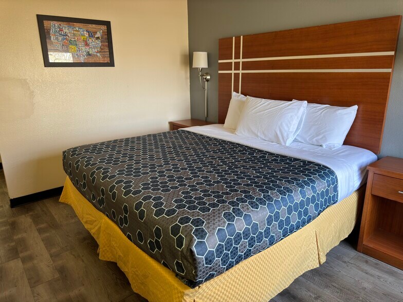 More Photos Of 815 1st St S, Waite Park Hotel For Sale