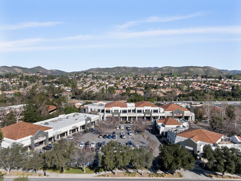 More Photos Of 30105-30135 Agoura Rd, Agoura Hills Unknown For Lease