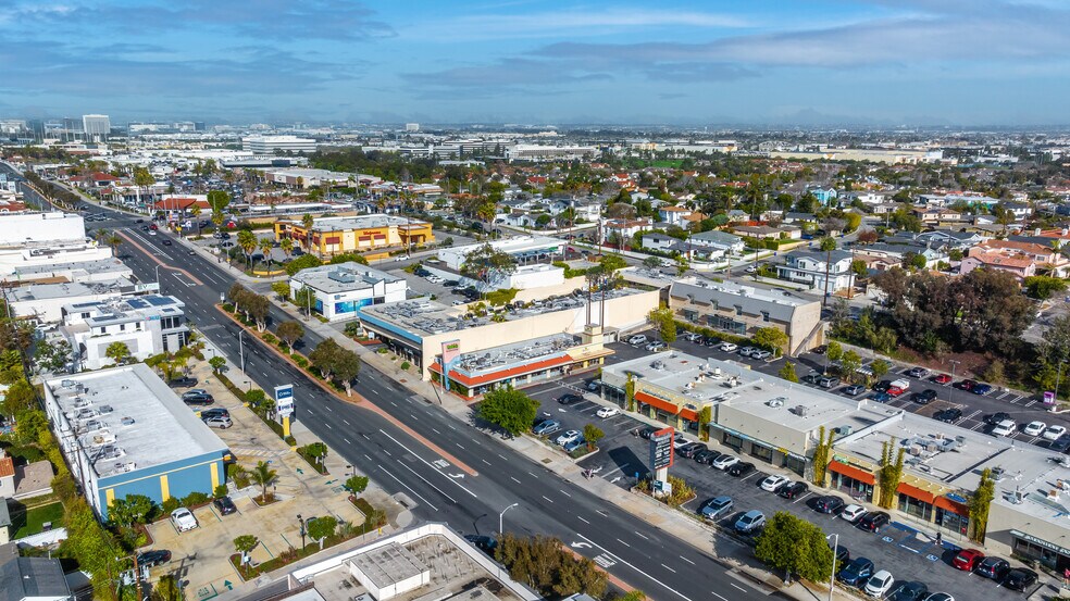 More Photos Of 2000-2008 N Sepulveda Blvd, Manhattan Beach Freestanding For Lease
