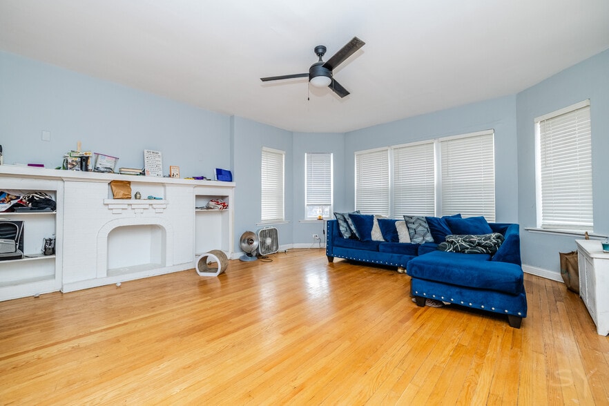 More Photos Of 7751 S Phillips Ave, Chicago Industrial For Sale