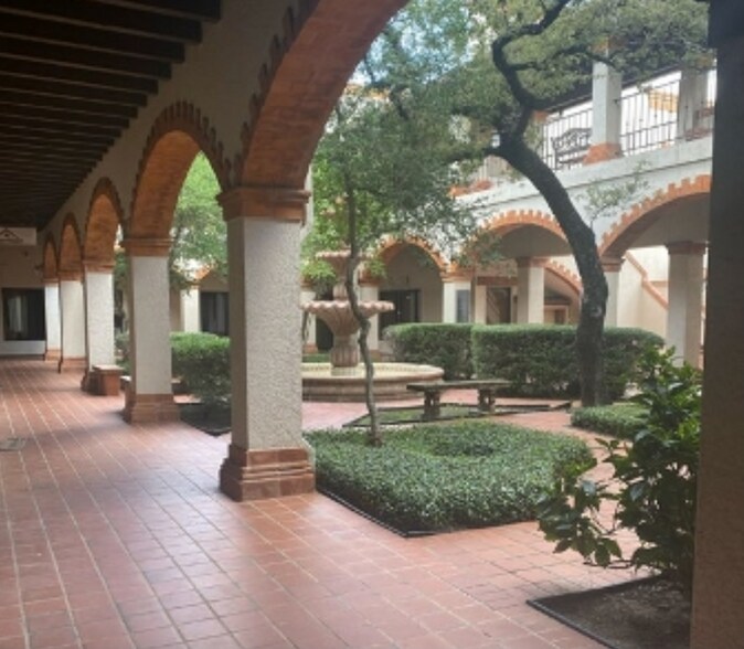 More Photos Of 13276 N Highway 183, Austin Office For Lease