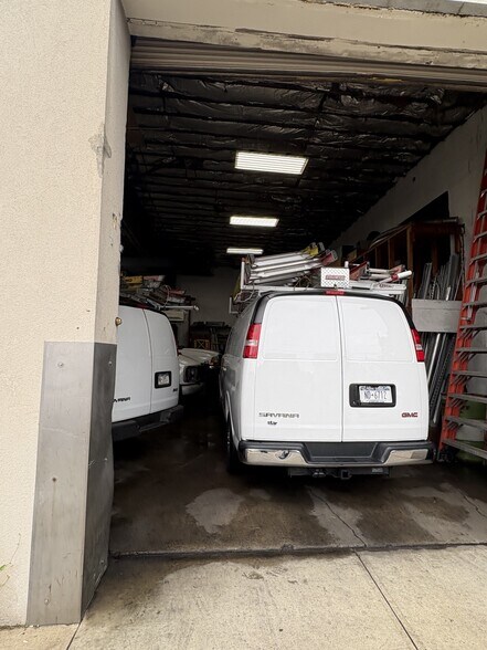 More Photos Of 96 Nassau Rd, Roosevelt Industrial For Sale