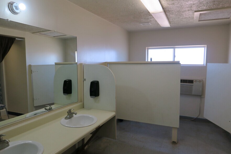 More Photos Of 229 State Route 99, Winslow Specialty For Sale