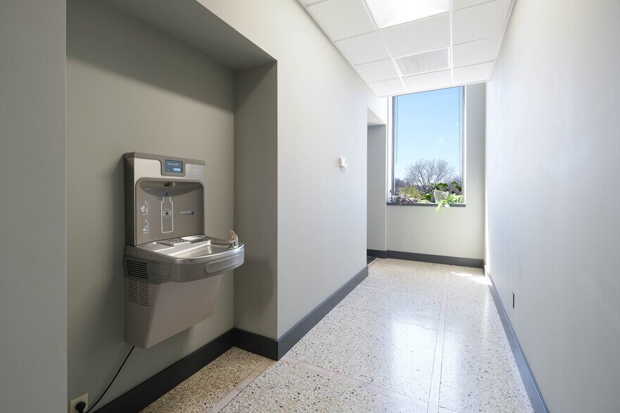More Photos Of 201 N Broad St, Mankato Office For Lease