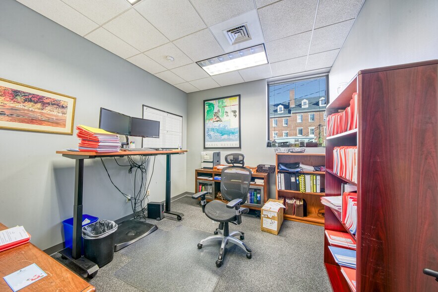 More Photos Of 99 Middle St, Manchester Office Residential For Sale