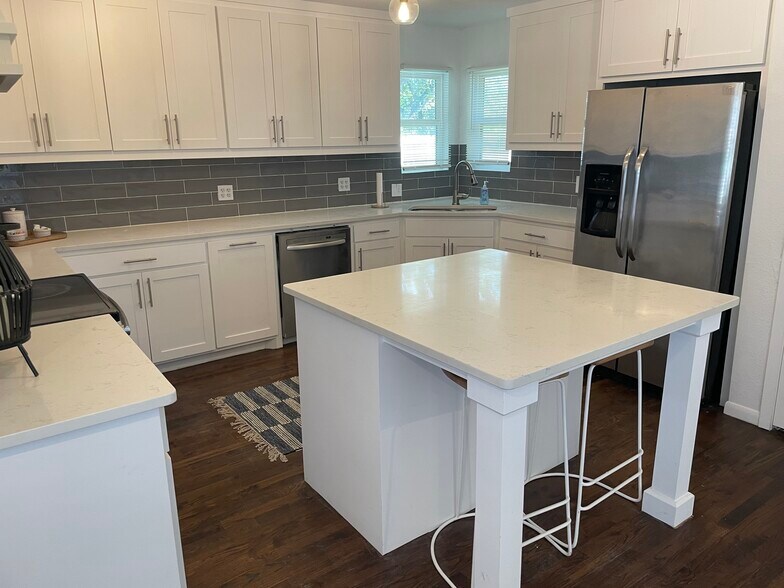 More Photos Of 3563 South Dr, Fort Worth Apartments For Sale