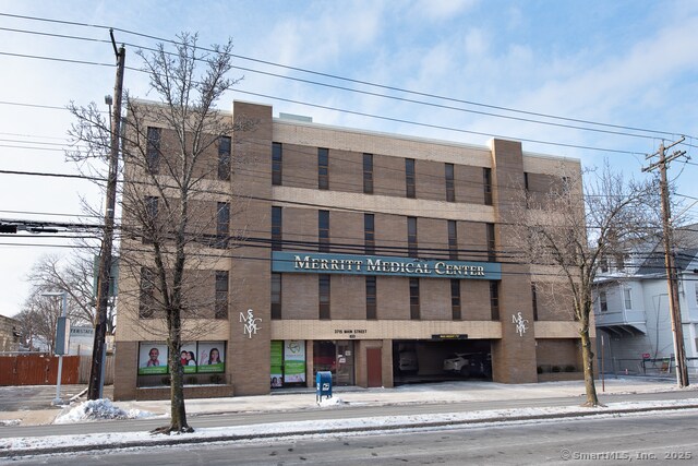 More Photos Of 3715 Main St, Bridgeport Medical For Lease
