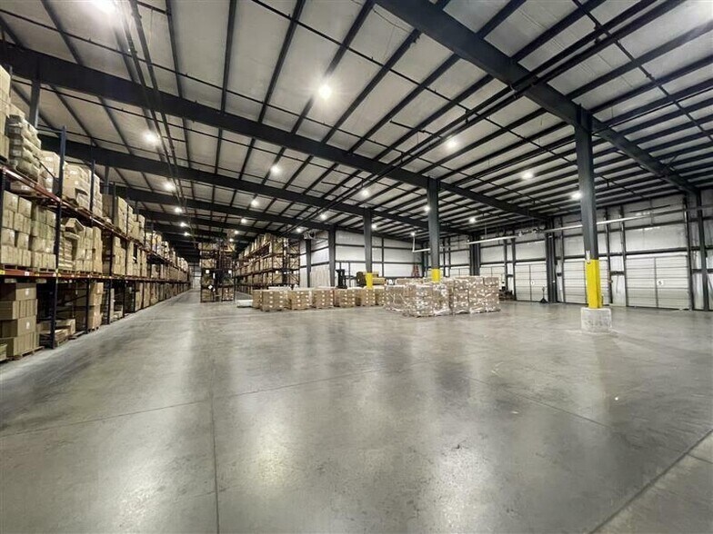 More Photos Of 3220 W Gentry Pky, Tyler Warehouse For Sale