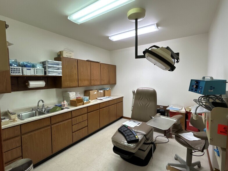 More Photos Of 3641 Ridge Rd, Highland Medical For Sale