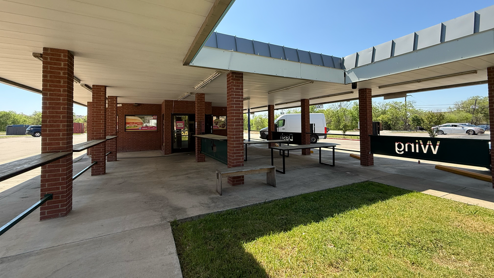 More Photos Of 3660 E Belt Line Rd, Dallas Fast Food For Lease