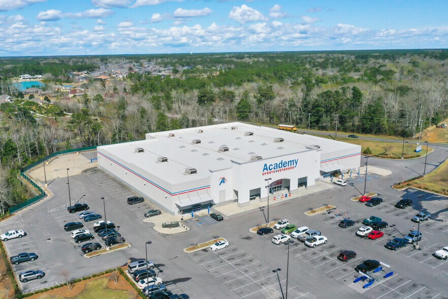 More Photos Of 12075 Lamey Bridge Rd, Diberville Freestanding For Sale