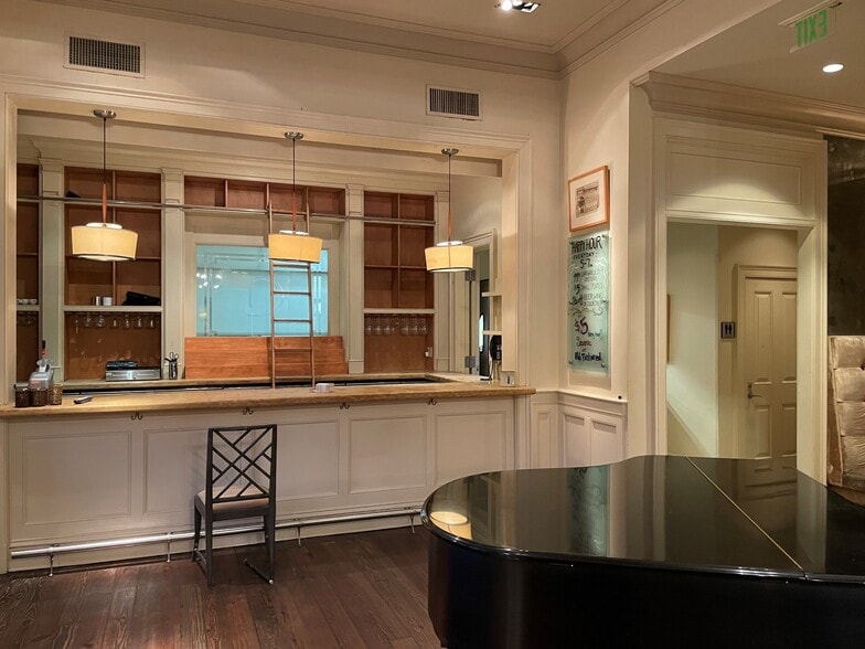 More Photos Of 1300 St Charles Ave, New Orleans Restaurant For Sale